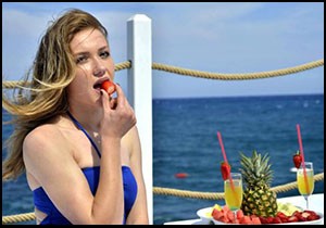 Kraliçe adayları Kemer'de kampa girdi