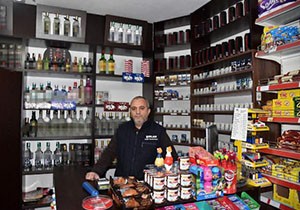 Marketten 15 bin TL'lik sigara ve içki çalındı