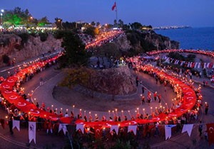Antalya'da Gençlik Bayramı coşkusu