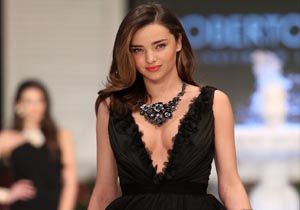 Miranda Kerr Antalya'da podyuma çıktı