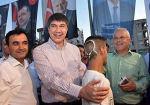 Türel'in portresini kafasına kazıttı