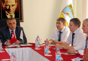 Necip Duman: “Baharı yaşamaya devam edeceğiz”