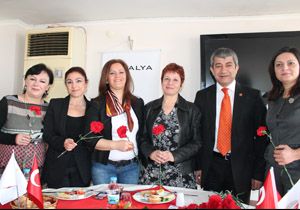  Daha fazla kadın gazeteci istihdam edilmeli