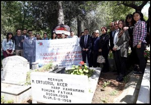 Kahraman yüzbaşı, mezarı başında anıldı