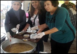 Mhp kaş'ta aşure dağıttı