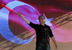 'Milli bayramlarımızı önemsizleştirmemeliyiz'