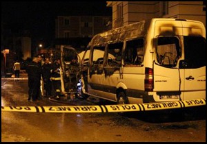 Servis minibüsü yandı