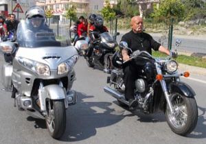 Motosiklet tutkunları Alanya'da