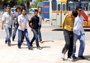 Muşmula bahçesinde yakalandılar