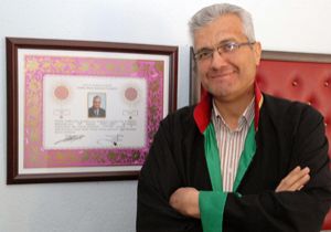 Müdür avukat oldu