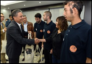 Engelli masa tenisçilere uysal’dan malzeme yardımı