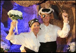 Norveçli çift akvaryumda 'nikah tazeledi'