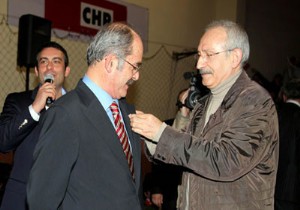 'Ben aday değilim' dedi adayını işaret etti