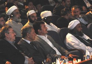 Atatürk Kültür Merkezi'nin çarşaflı konukları