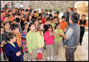 Öğrenciler antik şehri gezdi