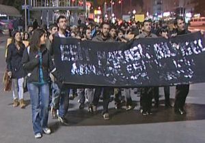 Siyasal Bilgiler öğrencilerinden YÖK'ü protesto