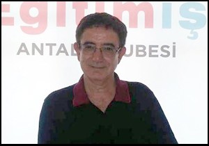 35 yıllık öğretmeni emekli eden görüntü