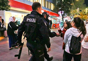 Kadınlardan OHAL protestosu