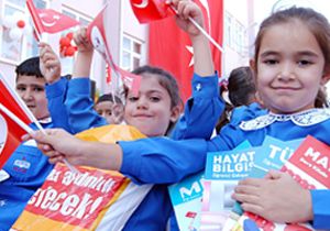 Okula 50 bin yeni minik adım