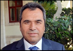 Üniversite bahçesinde örnek okul