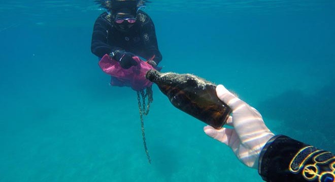 Optimist yarışları öncesi deniz dibi temizliği yapıldı