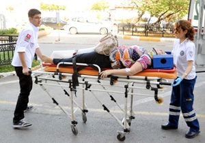 Antalya'da kaza: anne-kız yaralı