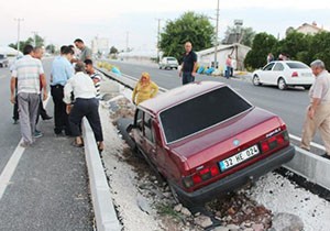 Otomobil refüje uçtu