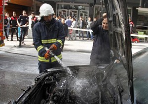 Seyir halindeki otomobil yandı