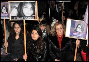 Kadınlardan 'Özgecan' eylemi