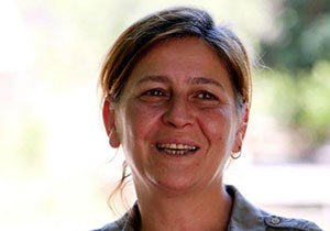 Devlet, 'kırmızı fularlı kız'ın annesine tazminat ödeyecek