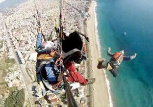 Çılgın paraşütçü Alanya’da nefes kesti