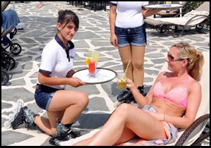 Alanya'da paten hızında içecek servisi