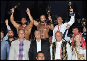 Manavgat'ın başpehlivanı Orhan Okulu