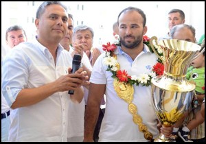 Başpehlivan okulu törenle karşılandı