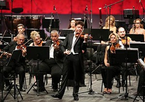 Büyüleyici keman virtüözünden, büyüleyici konser