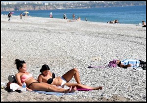 Antalya'da Kasım'da sahil keyfi