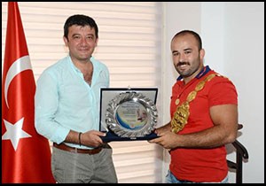 KUTSO'dan Başpehlivan Okulu'ya plaket
