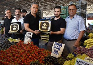 Örnek pazarcılara plaket