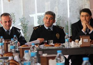 Döşemealtı'nda polis-muhtar toplantısı