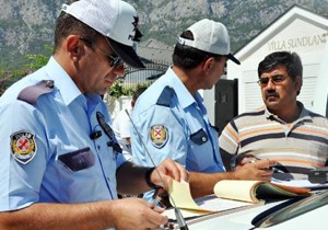 Polisten 'güvenli sürücü olun' uyarısı