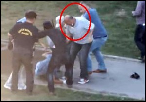 İki üniversiteliye polisleri hedef göstermekten 10'ar ay hapis