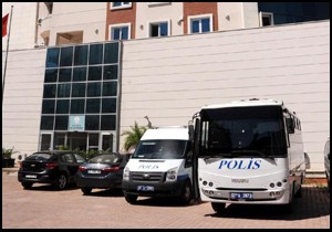 Antalya'da dershaneye polis baskını