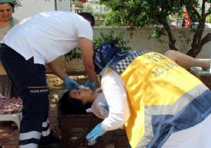 Otomobilin çarptığı kadın polis ağır yaralandı