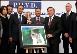 Eczacıbaşı POYD'un onur üyesi