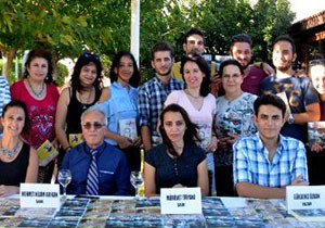 İlk imza heyecanı