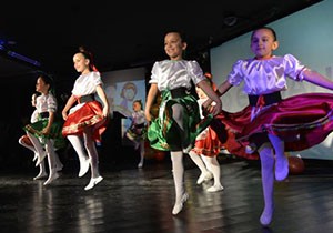 Rusların milli çocuk bayramı Antalya'da kutlandı