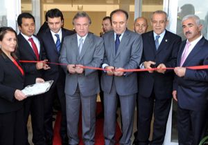 Şahin'den açılış