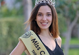 Melissa, Miss Cosmopolitan seçildi