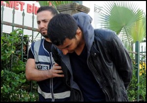 Telefon dolandırıcıları cami bahçesinde yakalandı
