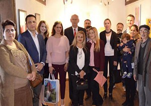 İlk sergisini Kaş'ta açtı